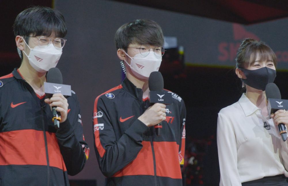 开云平台-FLY绝杀CLG，Ruler完成史诗逆转宿敌对决小组赛，技惊四座